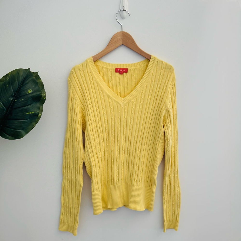 DALIA | Butter Yellow Cable Knit V-Neck Sweater Size Large